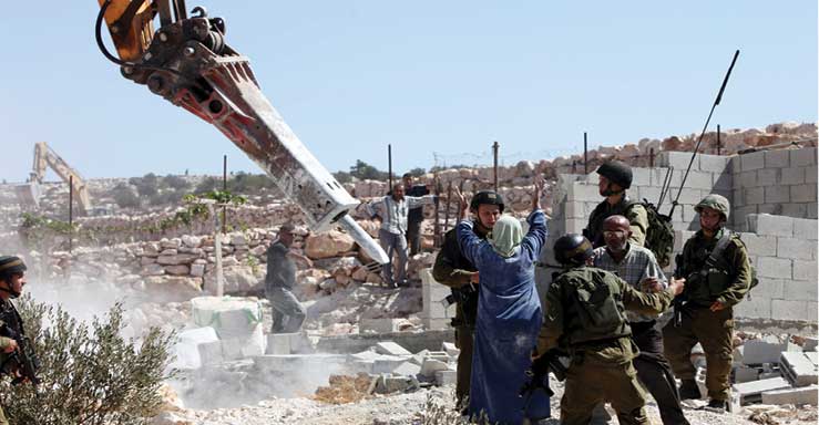 تدميير بيوت فلسطينية من قبل قوات الاحتلال الاسرائلي
